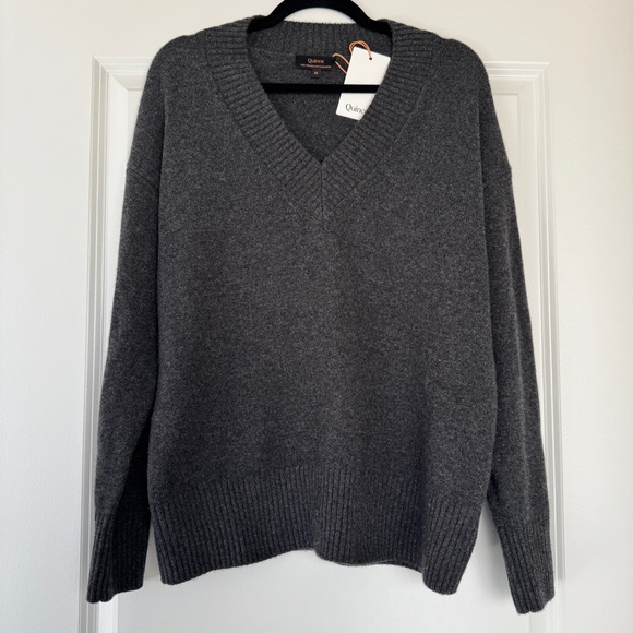 NWT QUINCE Women Mongolian Cashmere Oversized V-Neck Sweater Heather Charcoal XS - Picture 4 of 11
